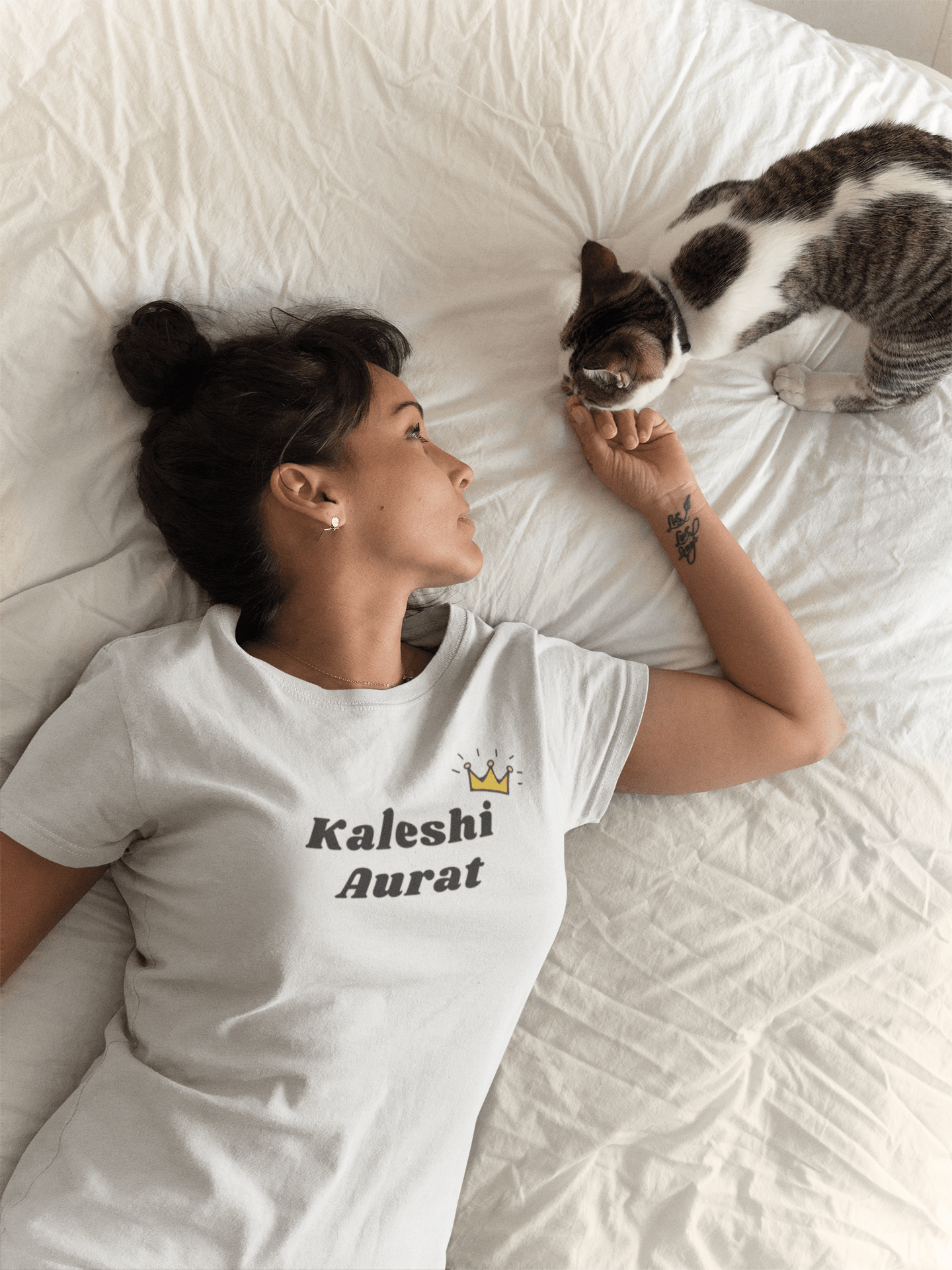 Kaleshi Aurat T-Shirt - The Kaleshi Collective