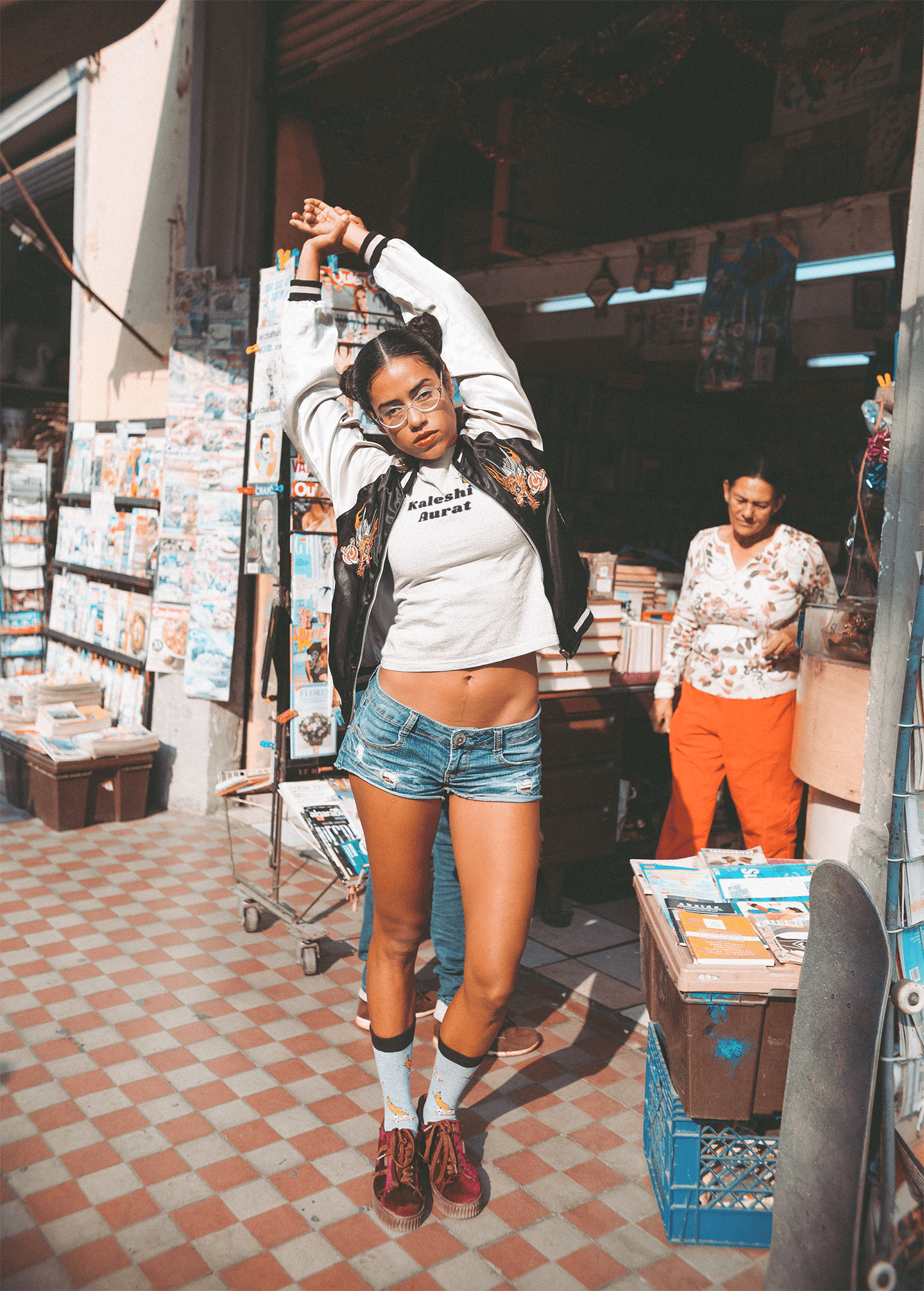Kaleshi Aurat T-Shirt - The Kaleshi Collective