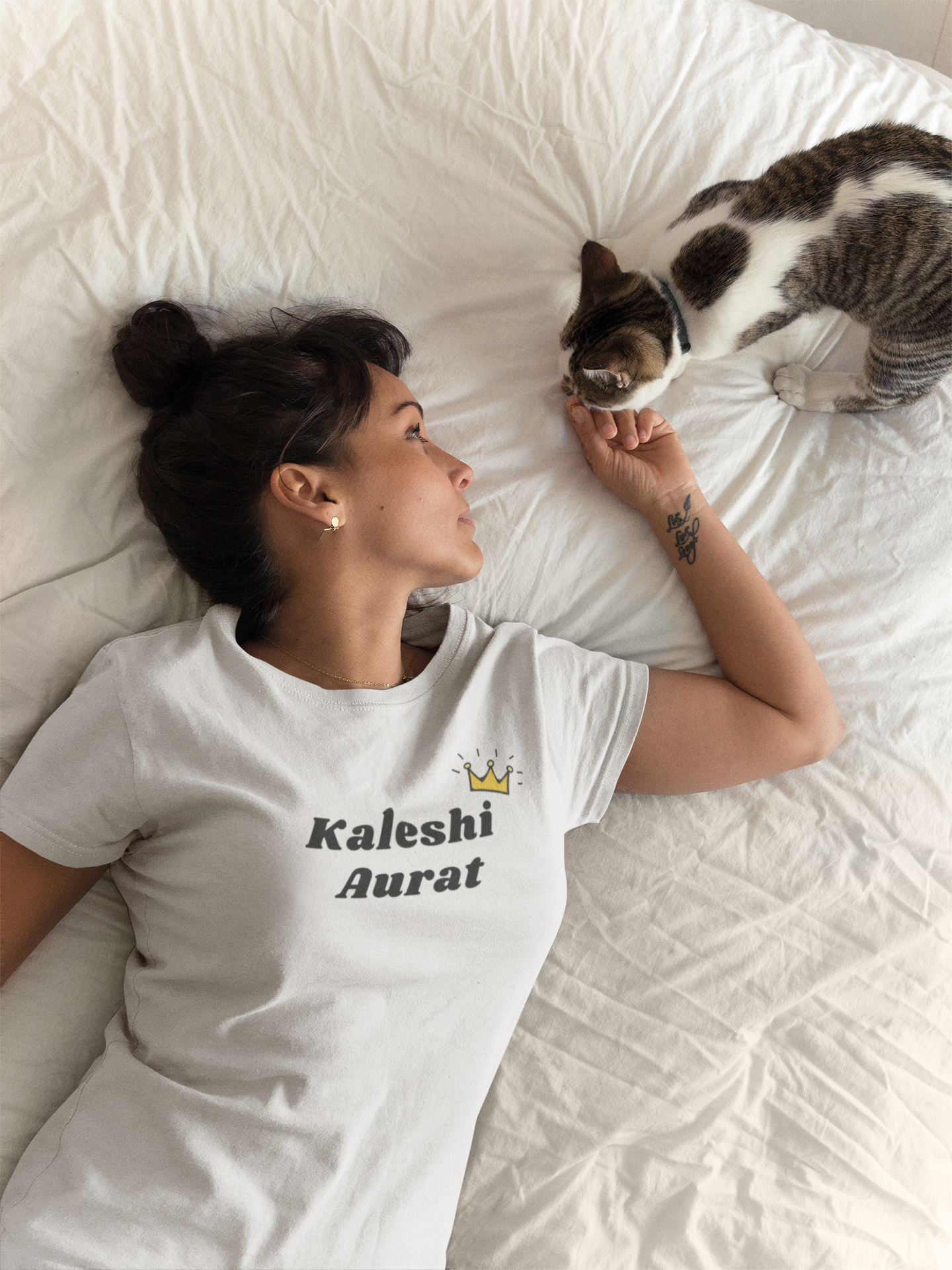 Kaleshi Aurat T-Shirt