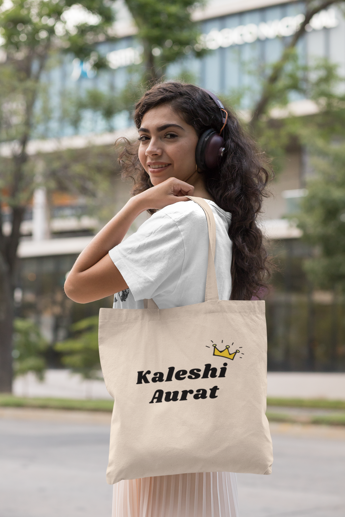 Kaleshi Aurat Tote Bag - One Size