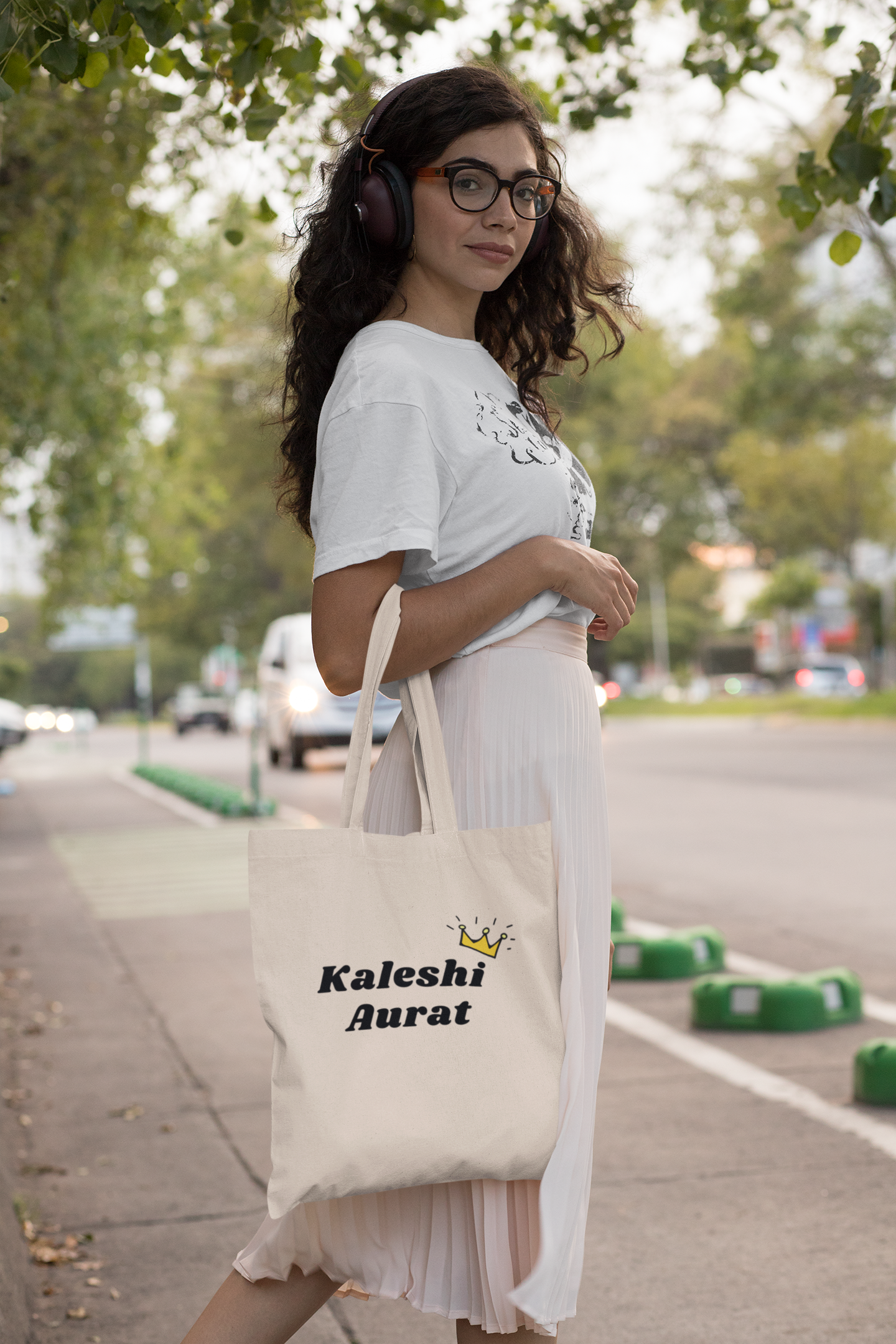 Kaleshi Aurat Tote Bag - One Size